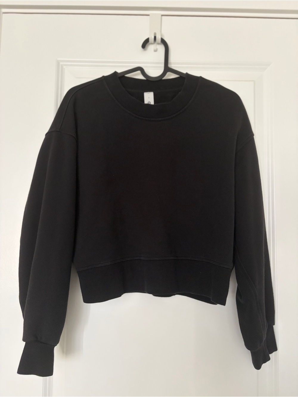 lululemon Black Cropped Crewneck Sweatshirt Size 2